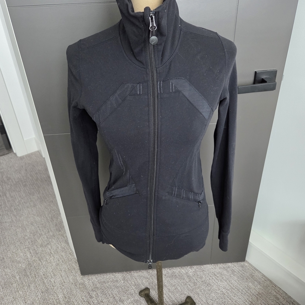 Lululemon Black Sweater Women’s Crewneck Knit Zip Up Casual (Size 6?)